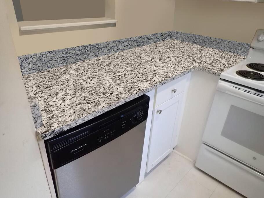ווילמינגטון Bright And Cozy 1-Br Condo, Wifi מראה חיצוני תמונה
